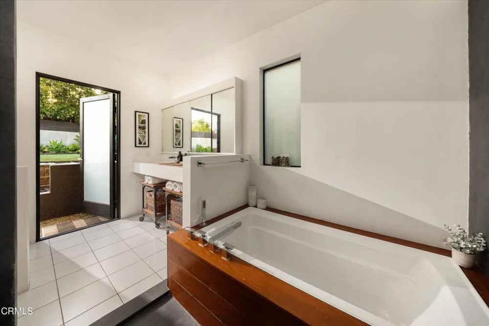 11 Romaine Drive Santa Barbara, CA 93105