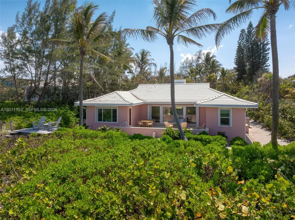 55 Beach Rd Jupiter Island, FL 33455