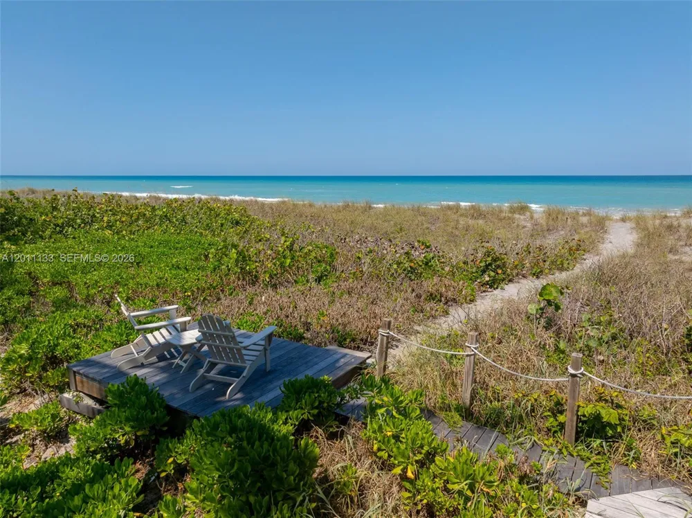 55 Beach Rd Jupiter Island, FL 33455