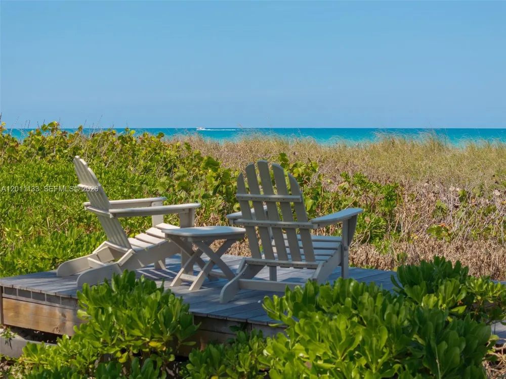 55 Beach Rd Jupiter Island, FL 33455