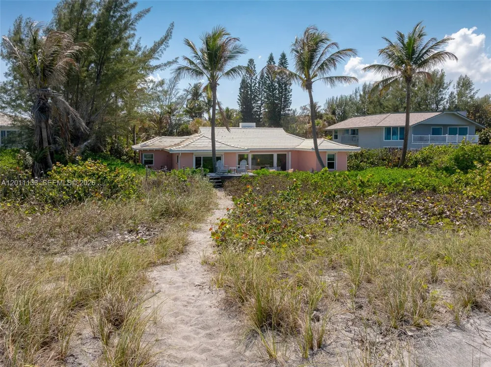 55 Beach Rd Jupiter Island, FL 33455
