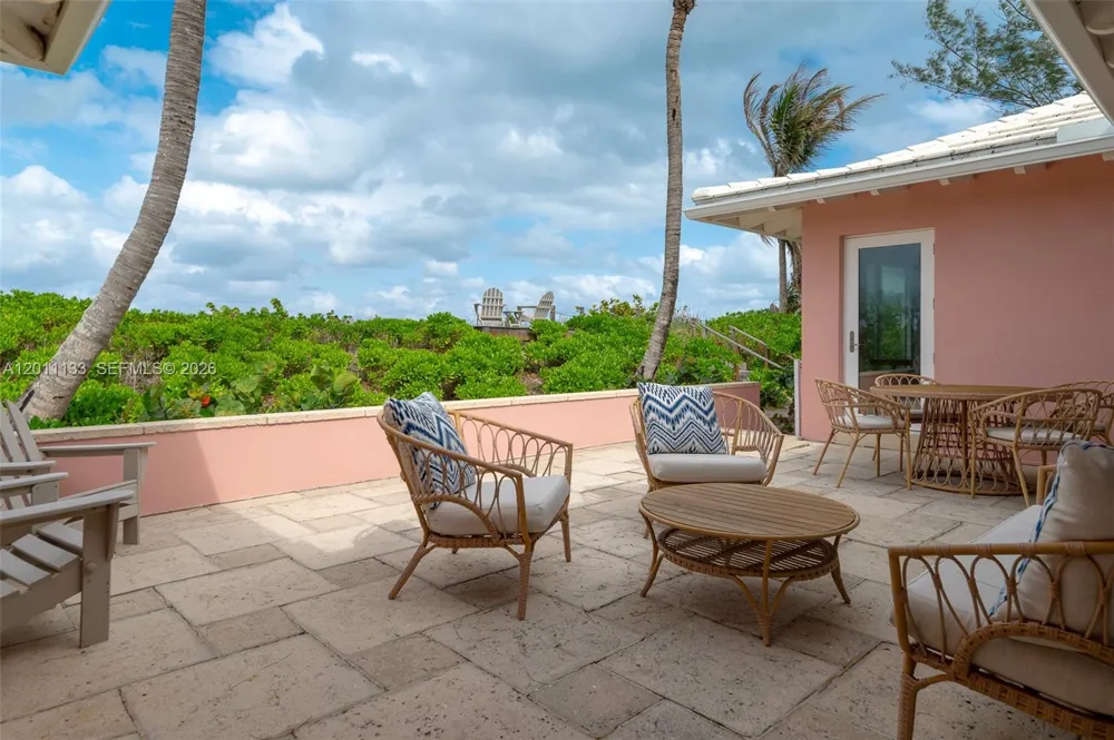 55 Beach Rd Jupiter Island, FL 33455
