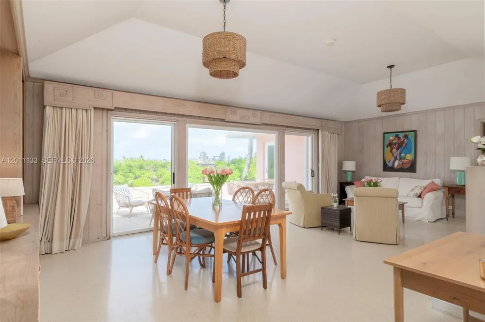 55 Beach Rd Jupiter Island, FL 33455