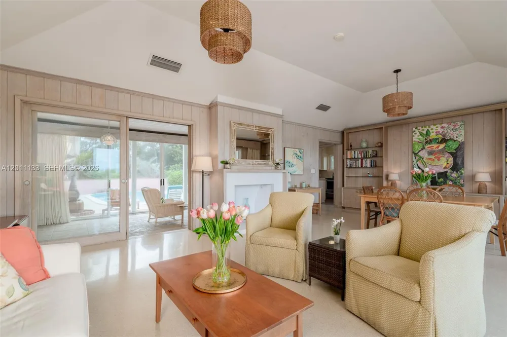 55 Beach Rd Jupiter Island, FL 33455