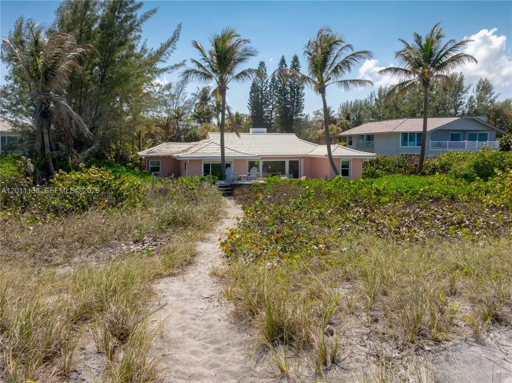 55 Beach Rd Jupiter Island, FL 33455