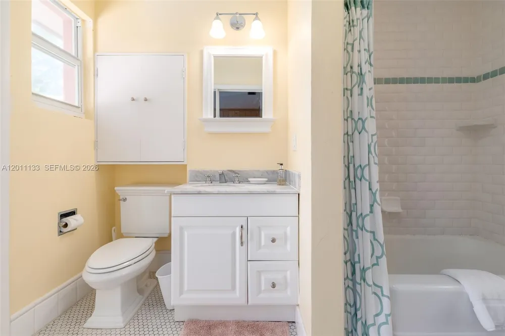 55 Beach Rd Jupiter Island, FL 33455