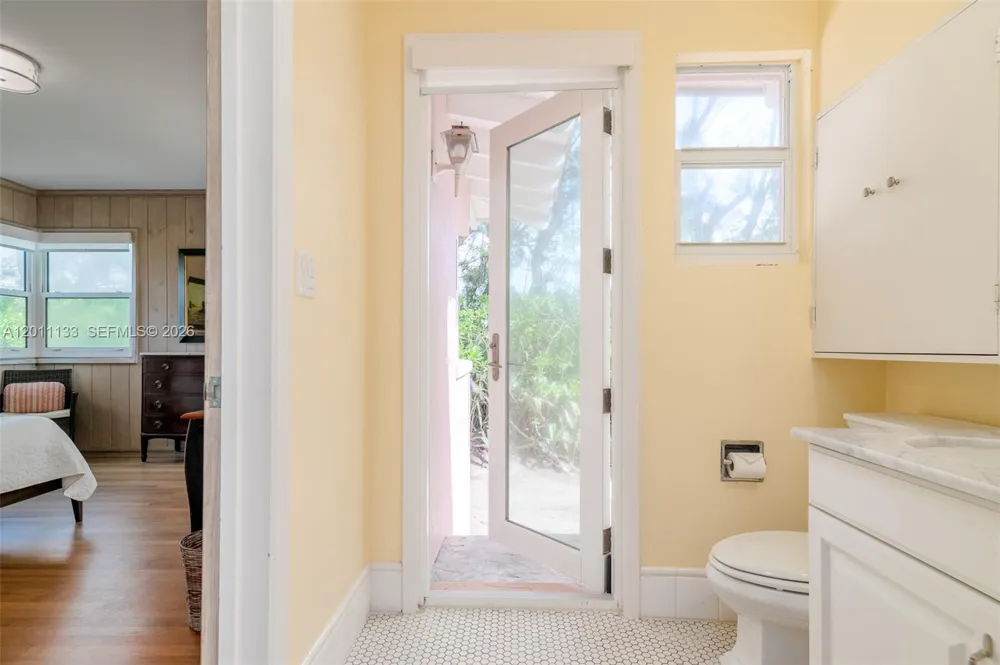 55 Beach Rd Jupiter Island, FL 33455
