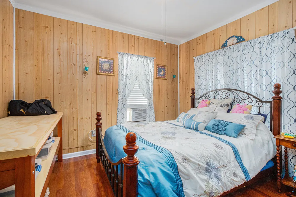 8663 Little Paw Paw Avenue Watervliet Township, MI 49098