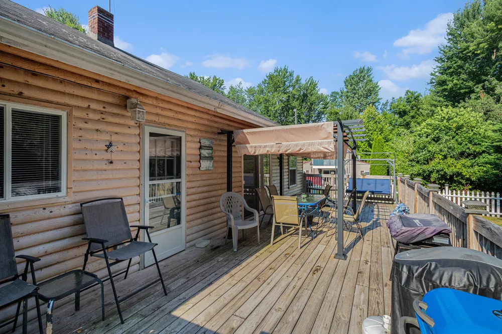 8663 Little Paw Paw Avenue Watervliet Township, MI 49098