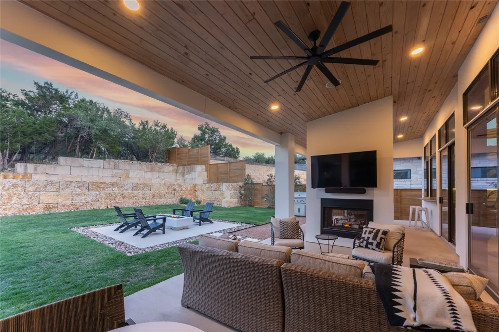197 Evelyn Court Dripping Springs, TX 78620