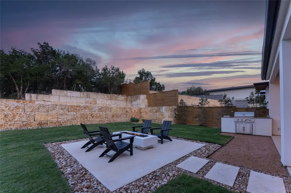 197 Evelyn Court Dripping Springs, TX 78620