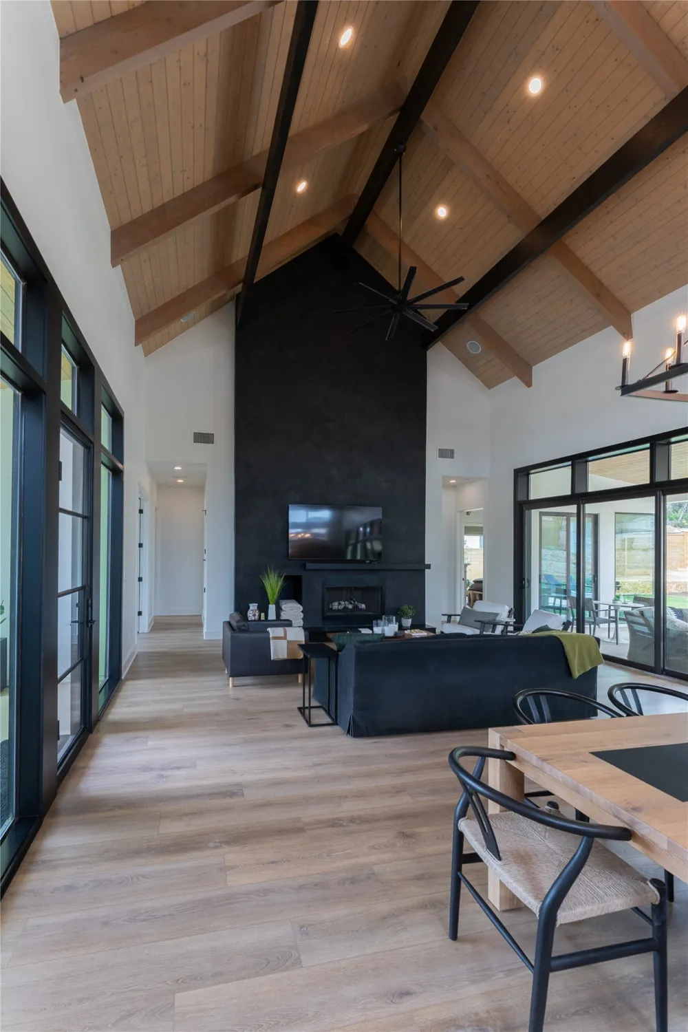 197 Evelyn Court Dripping Springs, TX 78620