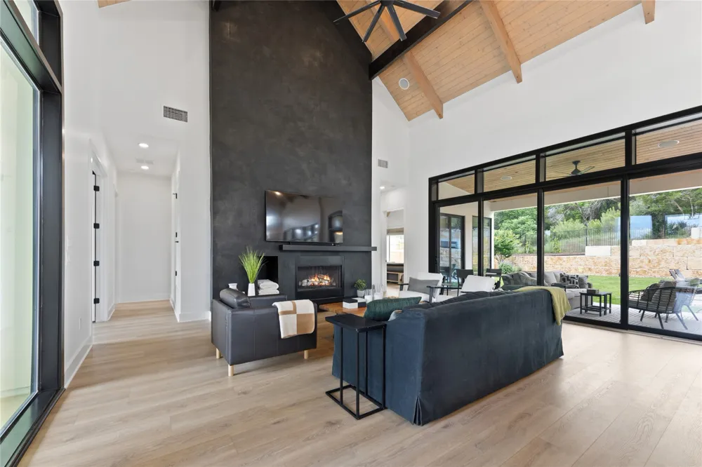 197 Evelyn Court Dripping Springs, TX 78620