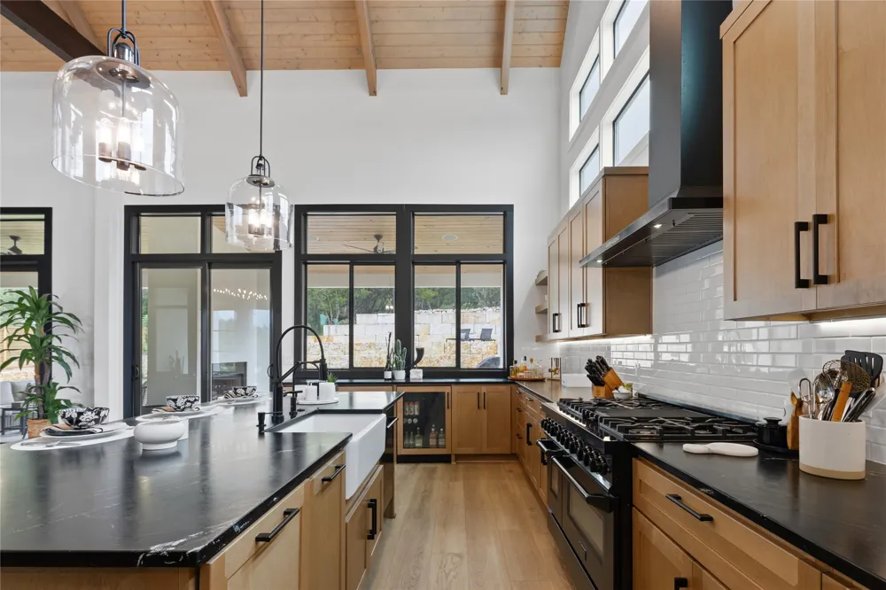 197 Evelyn Court Dripping Springs, TX 78620