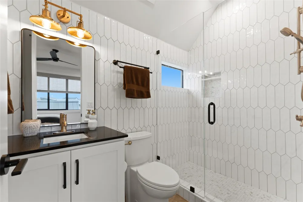 197 Evelyn Court Dripping Springs, TX 78620
