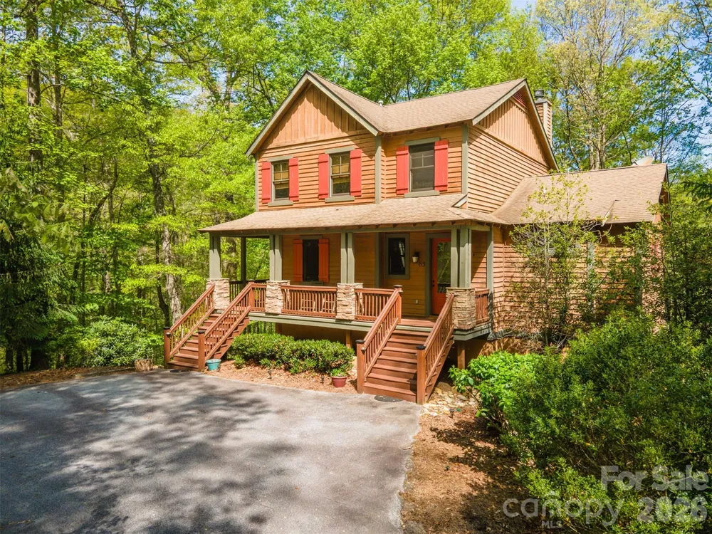83 Allspice Court Tuckasegee, NC 28783