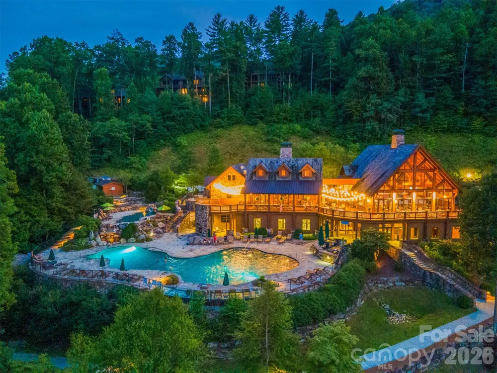 83 Allspice Court Tuckasegee, NC 28783