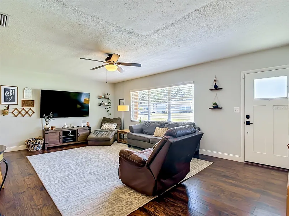 135 CONNIE AVENUE Tampa, FL 33613