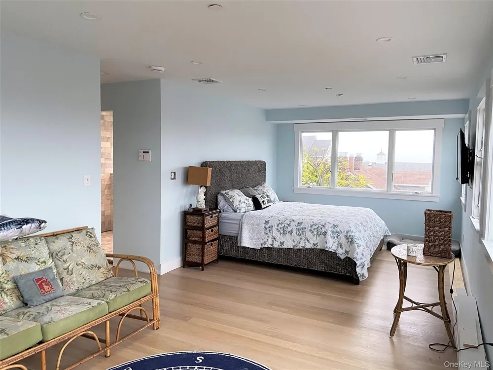 40 Trenton Avenue Long Beach, NY 11561