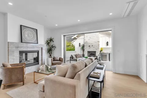 1054 Isabella Avenue