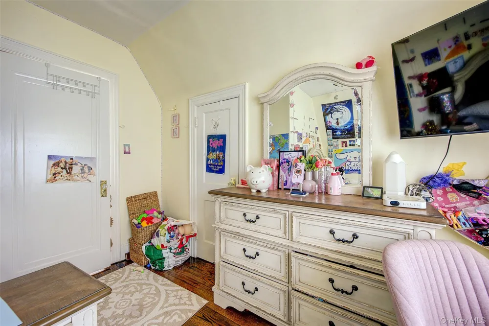 63 Buckingham Place Lynbrook, NY 11563