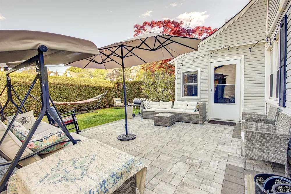 63 Buckingham Place Lynbrook, NY 11563
