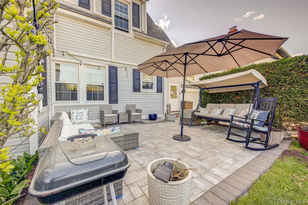 63 Buckingham Place Lynbrook, NY 11563