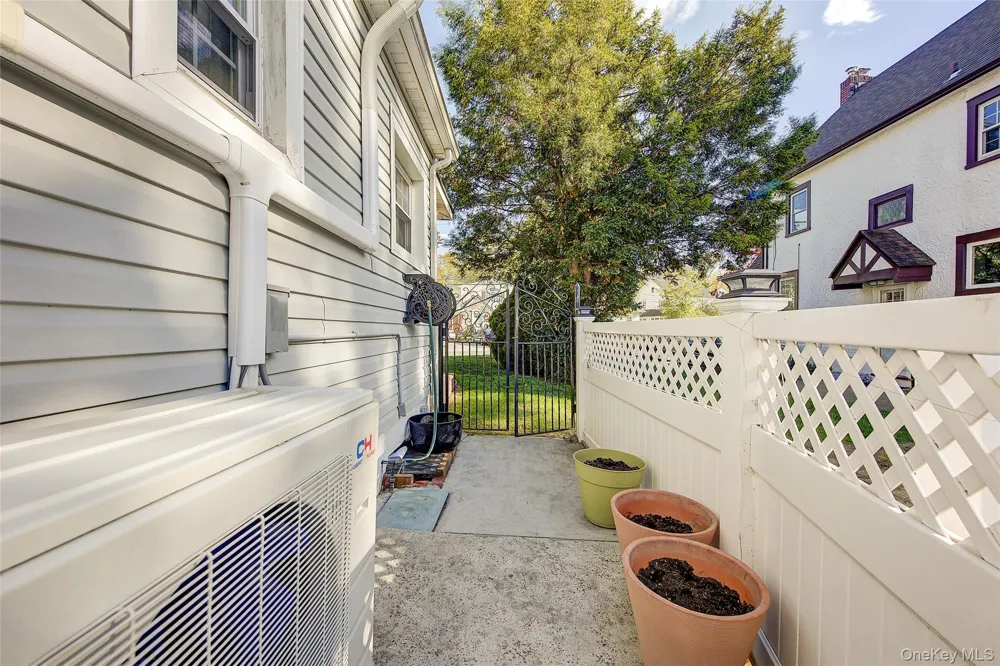 63 Buckingham Place Lynbrook, NY 11563