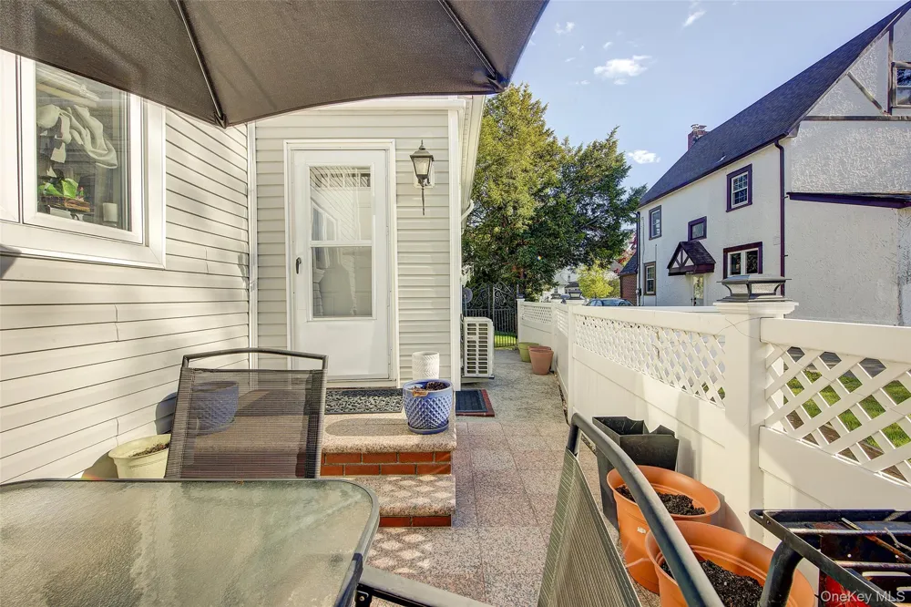 63 Buckingham Place Lynbrook, NY 11563