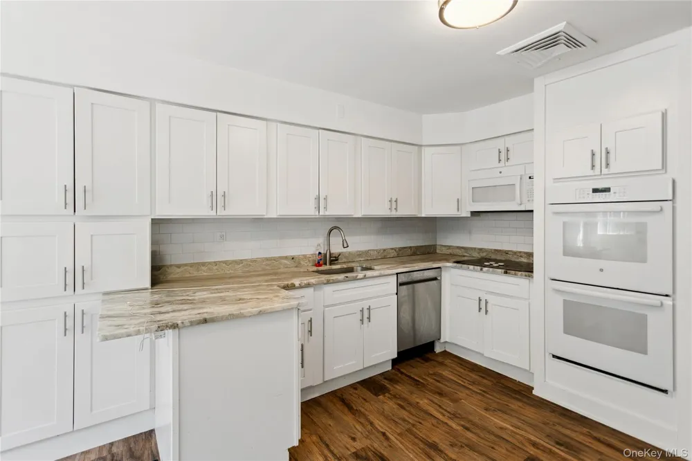 112 Ivy Lane Lido Beach, NY 11561