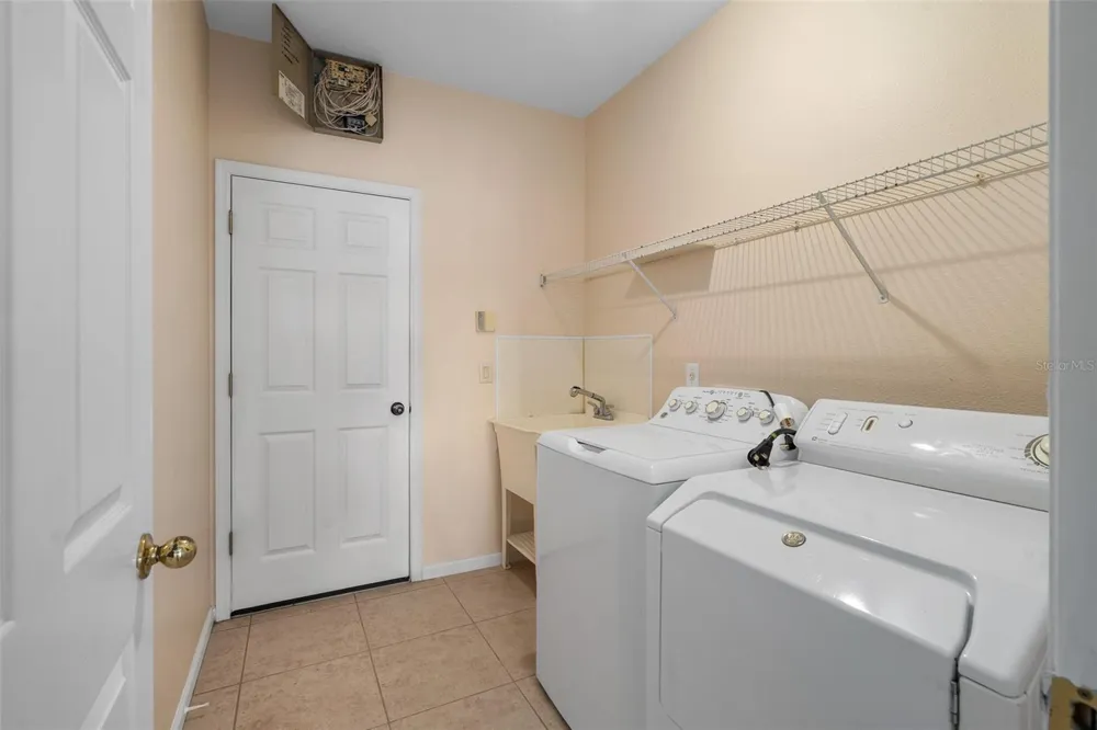 1513 HARRIER DRIVE Orlando, FL 32837