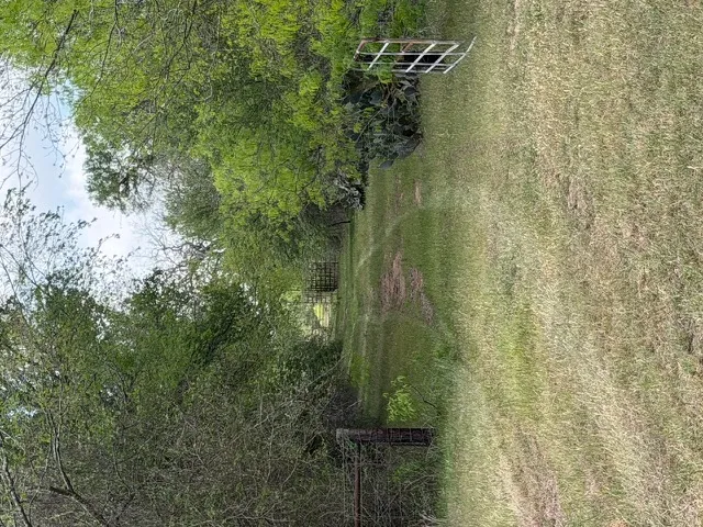1235 Hoover Street Luling, TX 78648