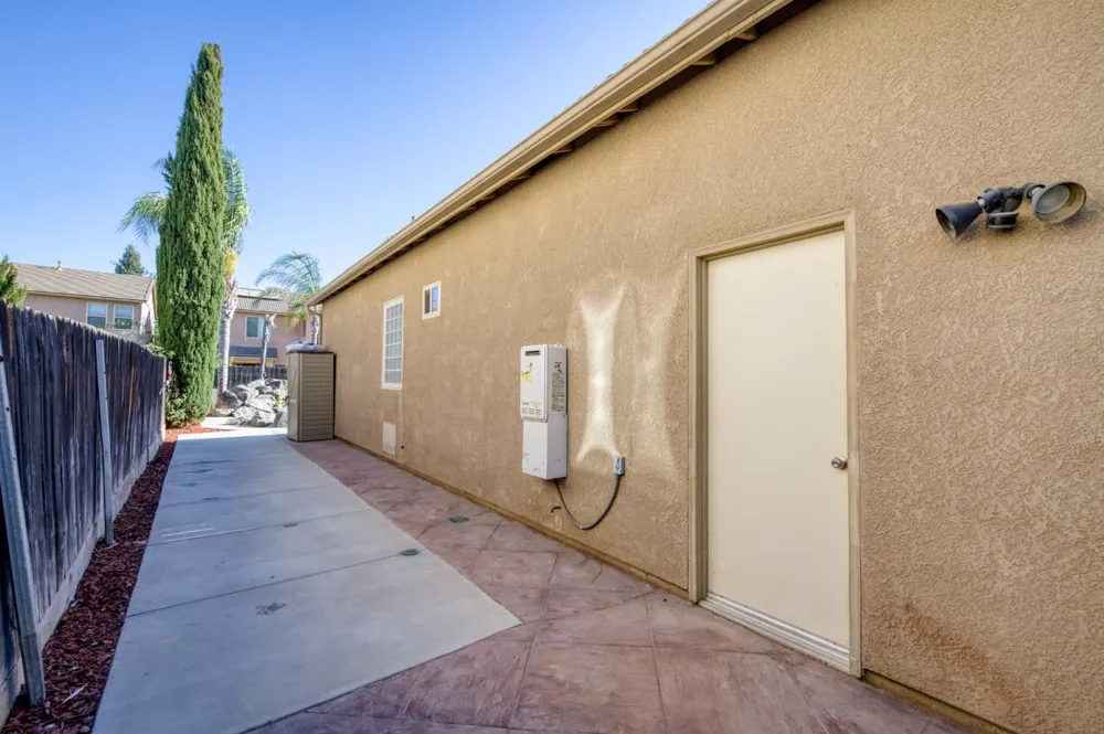 6611 W Morris Avenue Fresno, CA 93723