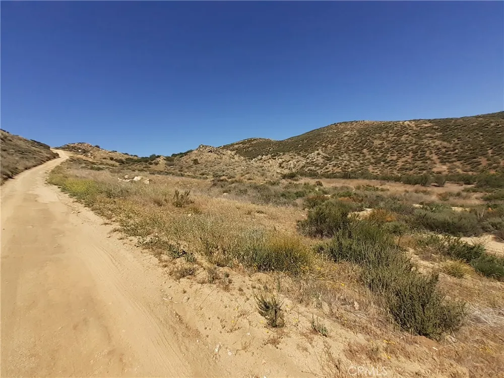 Los Altos Road Hemet, CA 92544
