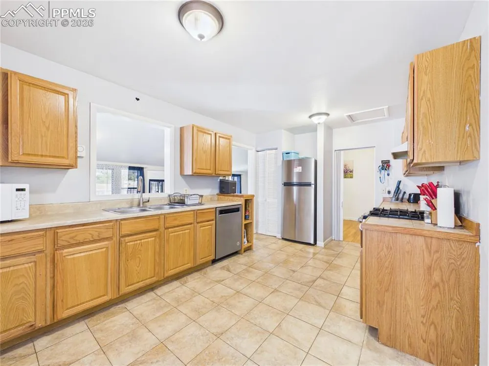 1615 Englewood Drive Pueblo, CO 81005