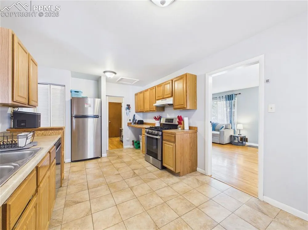 1615 Englewood Drive Pueblo, CO 81005