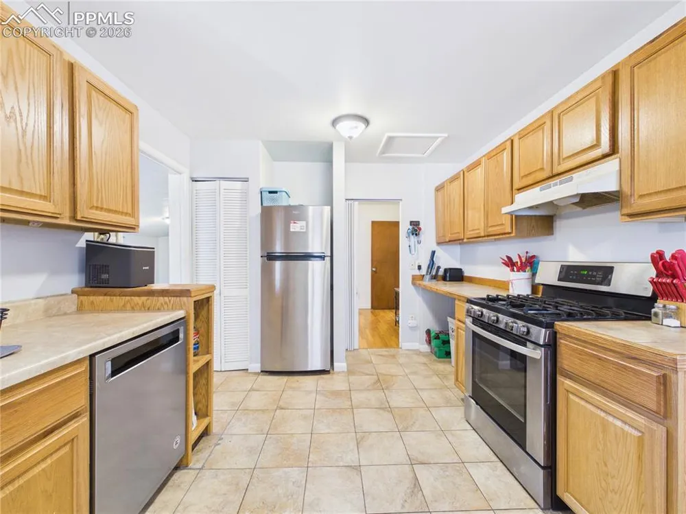 1615 Englewood Drive Pueblo, CO 81005