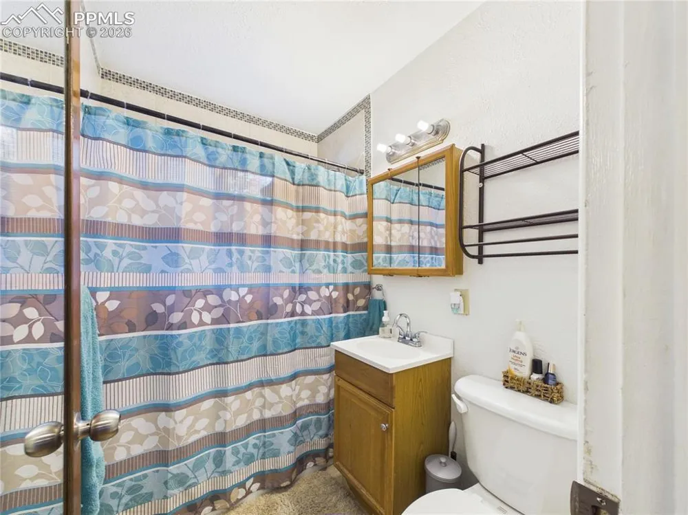 1615 Englewood Drive Pueblo, CO 81005