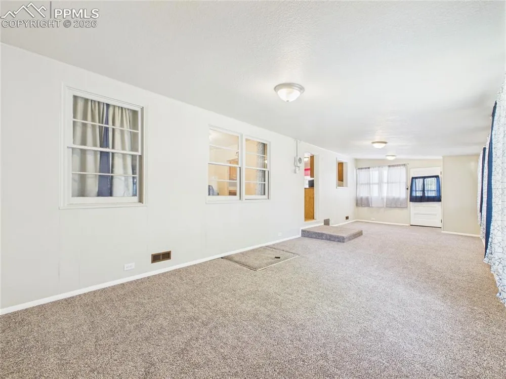 1615 Englewood Drive Pueblo, CO 81005
