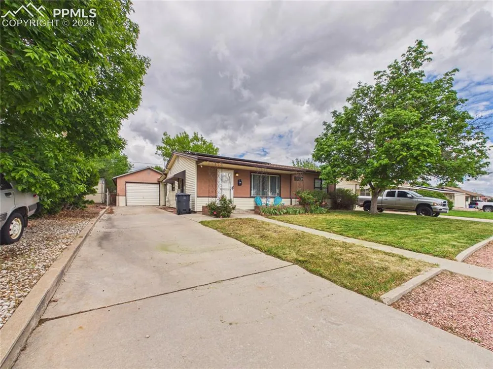 1615 Englewood Drive Pueblo, CO 81005
