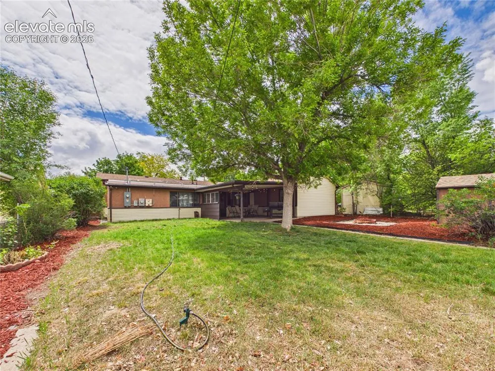 1615 Englewood Drive Pueblo, CO 81005