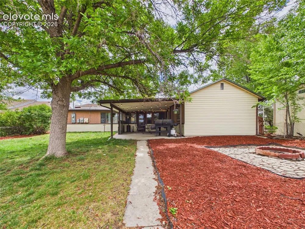 1615 Englewood Drive Pueblo, CO 81005