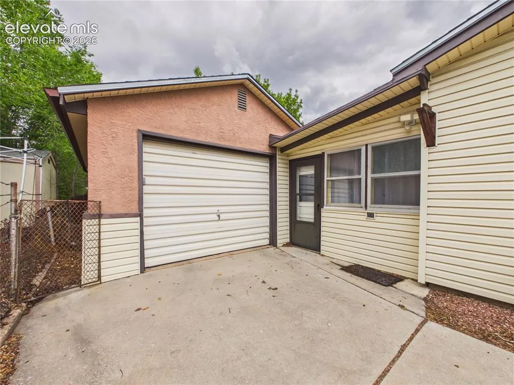 1615 Englewood Drive Pueblo, CO 81005