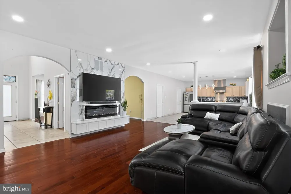 209 WESTWOOD ROAD Egg Harbor Township, NJ 08234