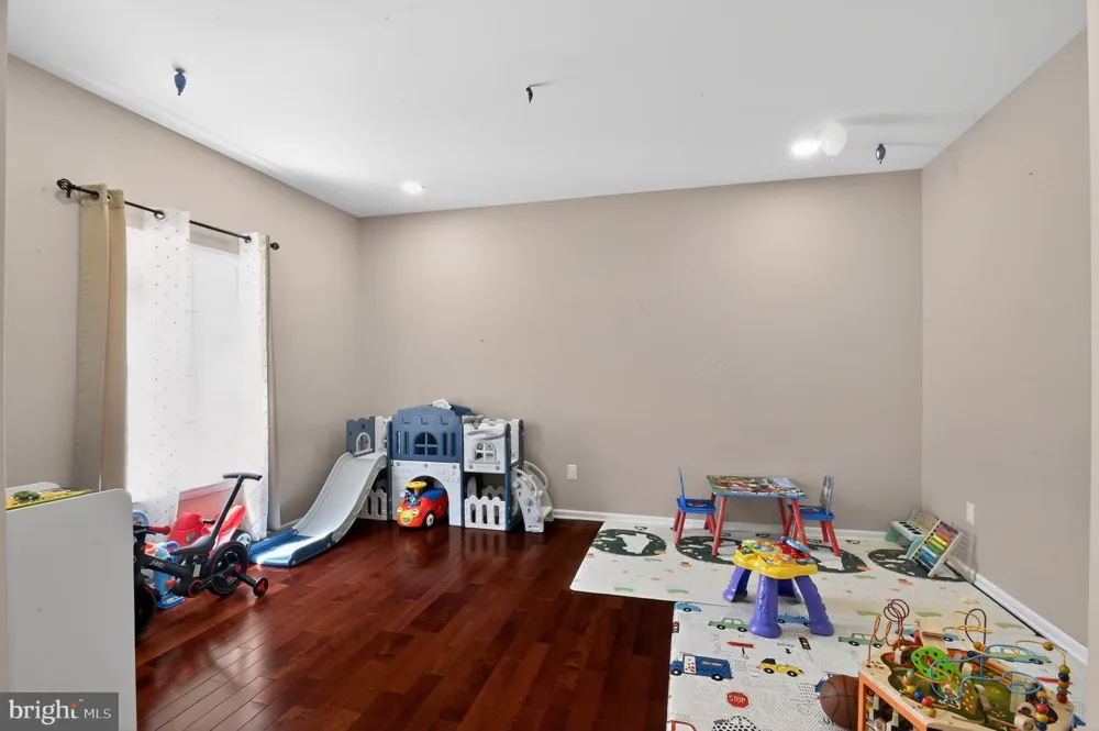 209 WESTWOOD ROAD Egg Harbor Township, NJ 08234