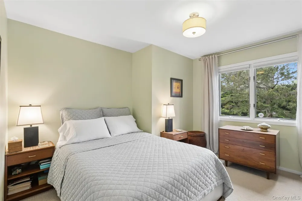 72 Hills Station Road Southampton, NY 11968