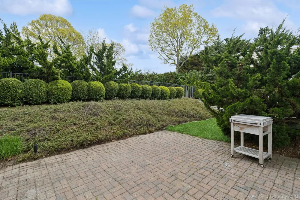 72 Hills Station Road Southampton, NY 11968