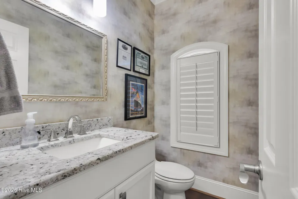 611 Creekwood Drive Trent Woods, NC 28562