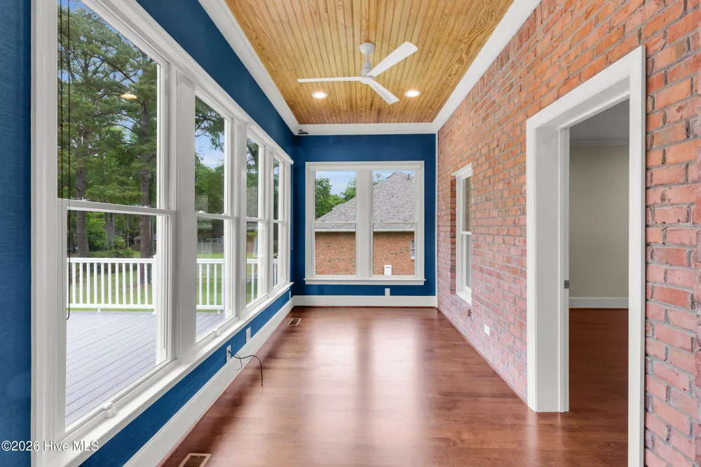 611 Creekwood Drive Trent Woods, NC 28562