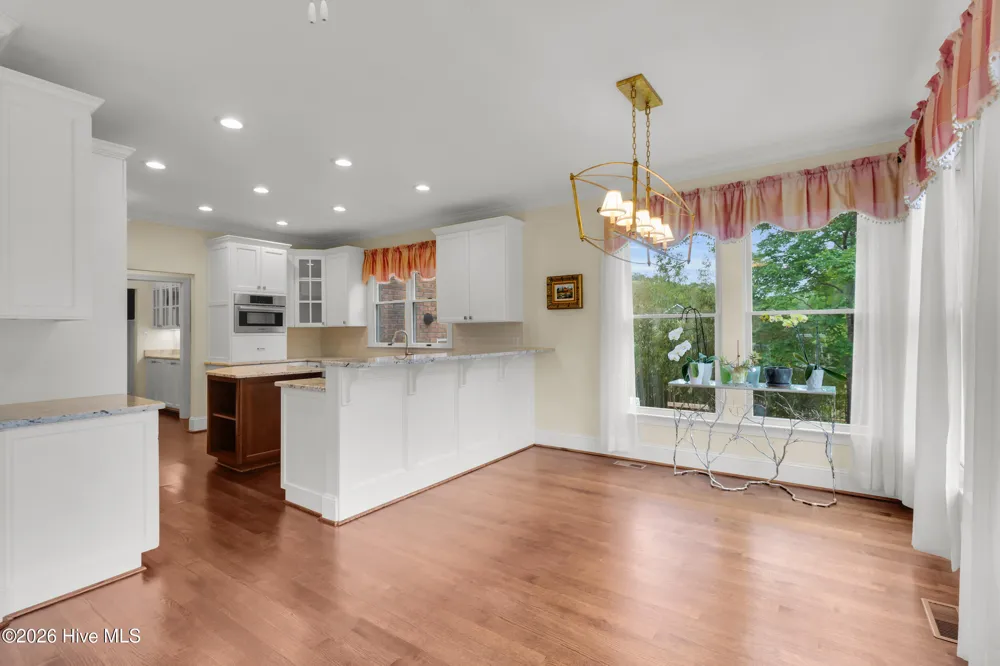 611 Creekwood Drive Trent Woods, NC 28562